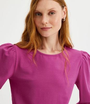 Blusa em Cotton Texturizada com Manga Bufante