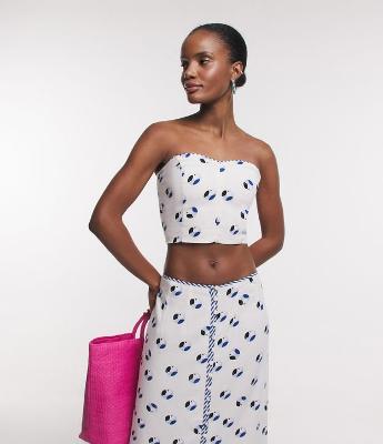 Blusa Cropped em Linho Tomara que Caia e Estampa de Araras