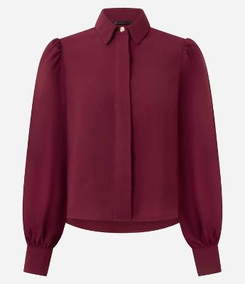 Camisa em Crepe com Botão Diferenciado e Manga Bufante