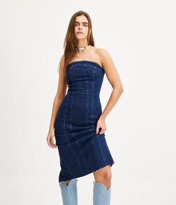 Vestido Midi Jeans com Fechamento em Zíper e Fenda nas Costas