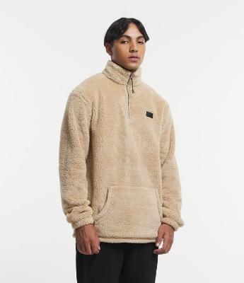 Blusão Peludinho com Zíper na Gola e Bolso Canguru