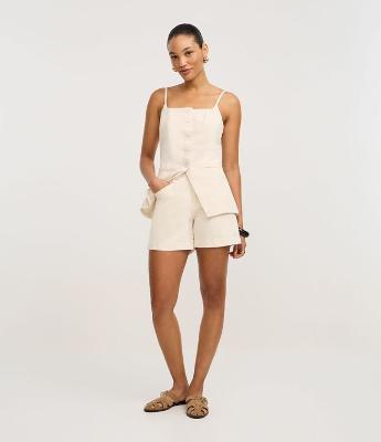 Short Curto em Sarja com Elastano e Cinto Faixa