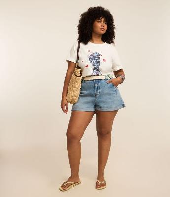 Short Mom em Jeans com Recorte e Barra Dobrada Curve & Plus Size
