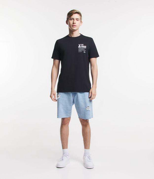 Bermuda Slim Jeans com Puídos e Barra a Fio - 1