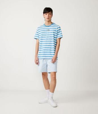 Bermuda Regular em Sarja com Elástico no Cós e Cordão