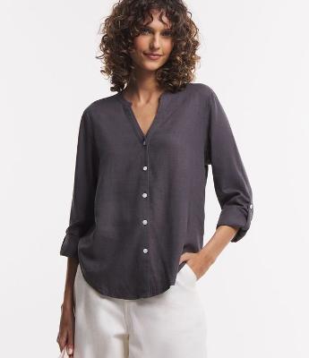 Camisa em Viscolinho com Abotoamento Frontal