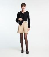 Bermuda Alfaiatada com Pregas e Fechamento Transpassado - 1