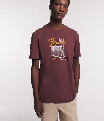 Camiseta Comfort em Meia Malha com Estampa Fender e BassMan