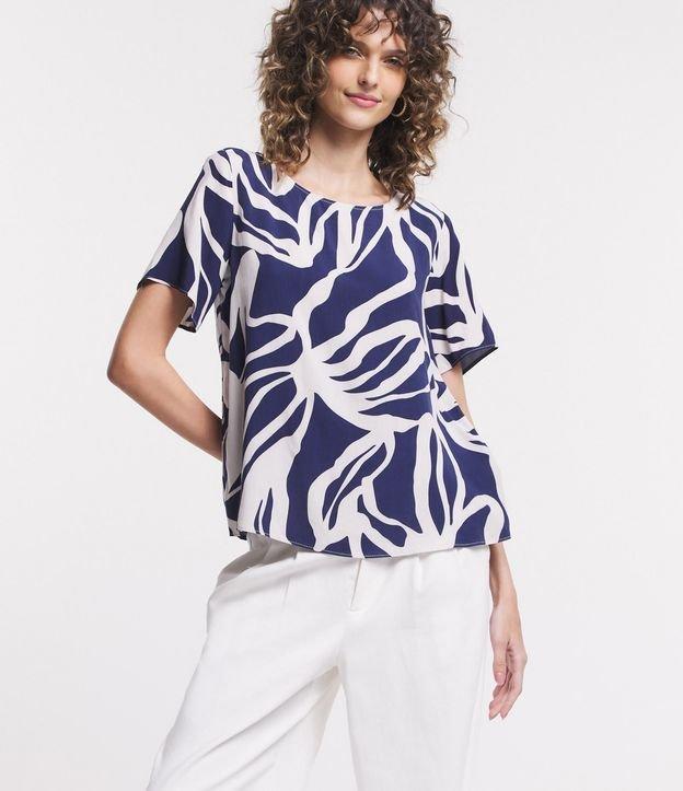 Blusa Manga Curta em Vicose com Folhagens Estampadas - 1