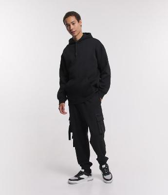 Calça Jogger em Moletom com Bolsos Táticos
