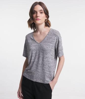 Blusa Manga Curta em Tricô Mescla com Recorte Frontal Costurado