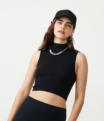 Blusa Regata em Poliamida Canelada Sem Costura e com Golinha Alta