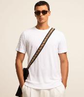 Camiseta Regular com Textura Canelada e Barra Larga - 4