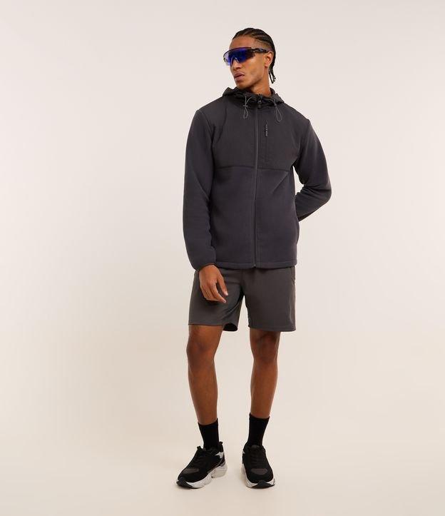 Bermuda Esportiva em Microfibra com Zíper no Bolso - 4