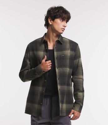 Camisa Comfort em Algodão Xadrez com Bolso e Manga Longa