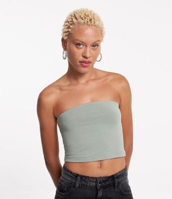 Blusa Cropped em Meia Malha e Decote Tomara que Caia