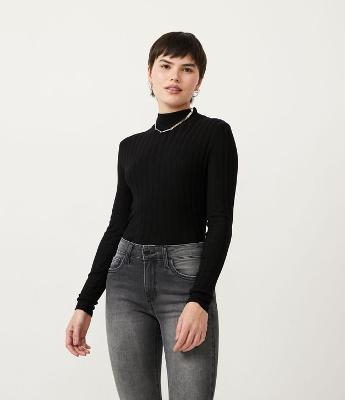 Blusa em Tricô Canelado com Gola Alta e Manga Longa