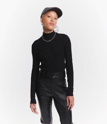 Blusa em Tricô Canelado com Gola Alta e Manga Longa
