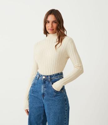 Blusa em Tricô Canelado com Gola Alta e Manga Longa