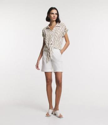 Bermuda Cintura Alta em Sarjas com Bolsos