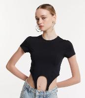 Blusa Cropped em Meia Malha com Bainha Assimétrica e com Fivela - 1