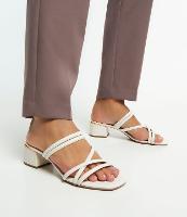 Sandália Salto Bloco com Multitiras e Detalhe Cromado - 1