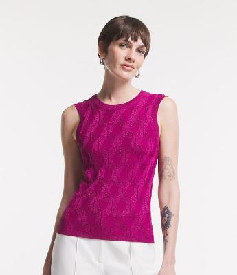 Blusa Sem Manga em Viscose Metalizada e Ponto Diferenciado