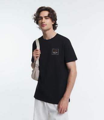 Camiseta Comfort em Algodão Peruano com Estampa Urso Geométrico