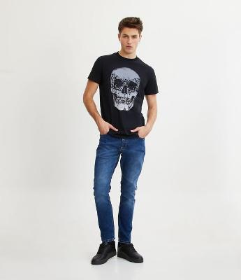 Calça Skinny em Jeans com Bolsos
