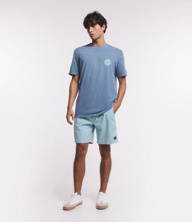 Bermuda Regular em Sarja Lavada com Amarração no Cós - 1