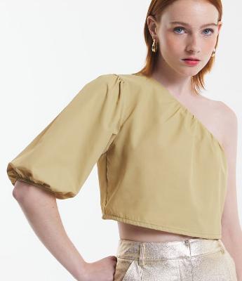 Blusa Cropped Alfaiatada com Ombro Único e Manga Bufante