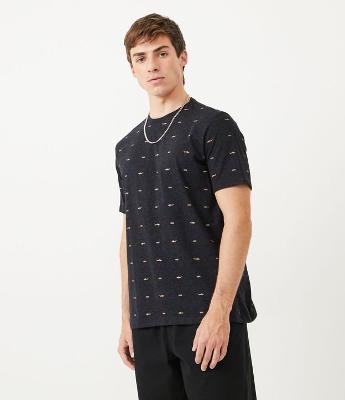 Camiseta Regular em Algodão com Estampa de Tubarões
