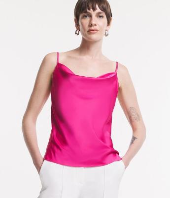 Blusa de Alcinha em Cetim com Decote Degagê