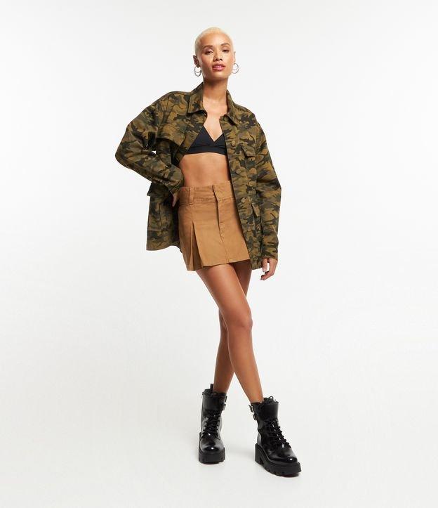 Saia Curta Alfaiatada em Sarja com Pregas - 1