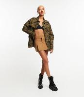 Saia Curta Alfaiatada em Sarja com Pregas - 1