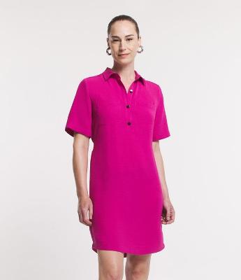 Vestido Curto Reto com Botões Frontais e Elástico na Cintura