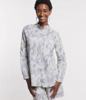 Camisa em Tricoline com Gola Padre e Estampa Abstrata - 1