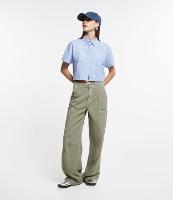 Camisa Cropped em Tricoline com Bolsos - 2