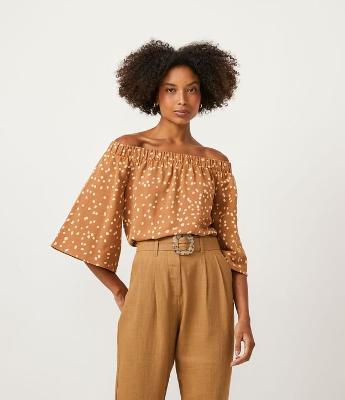 Blusa em Viscose com Decote Ombro a Ombro e Estampa Poá
