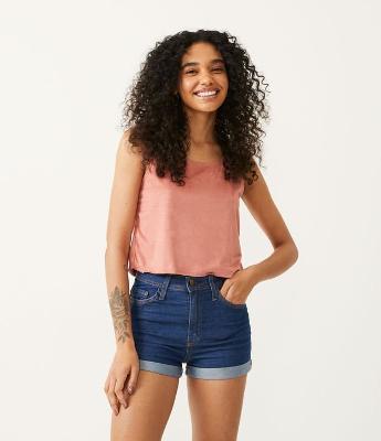 Blusa Regata com Decote Redondo e Alça Larga