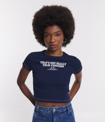 Blusa Cropped em Meia Malha com Estampa Thats Not Your Concern