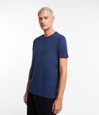 Camiseta Regular em Algodão com Manga Curta