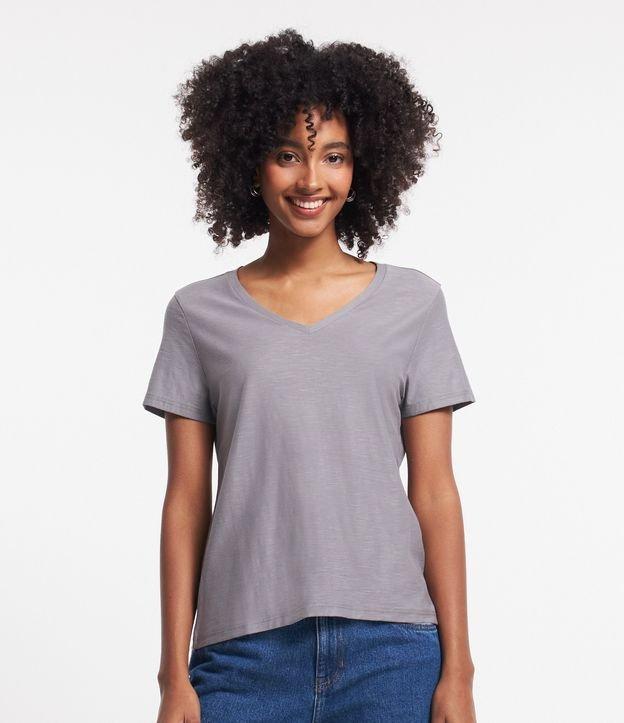 Blusa T-shirt em Algodão Flame com Gola V - 1