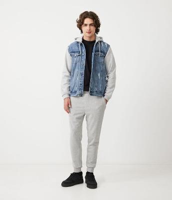 Calça Jogger em Moletom com Cós Elástico e Bolsos