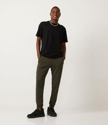 Calça Jogger em Moletom com Cós Elástico e Bolsos