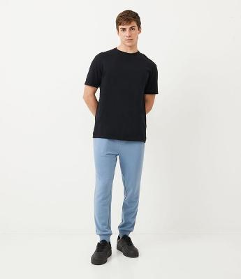 Calça Jogger em Moletom com Cós Elástico e Bolsos