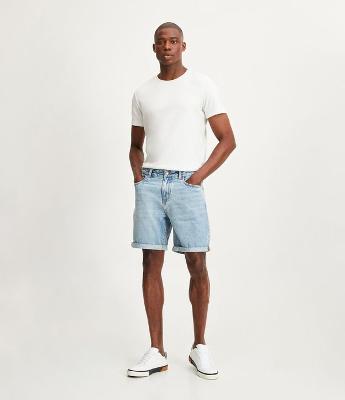 Bermuda Reta Jeans com Pesponto Contrastante e Barra Dobrada
