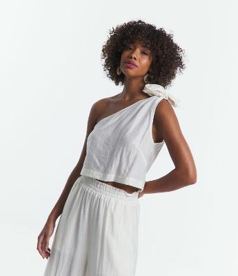 Blusa Cropped Acetinada de Um Ombro Só com Nózinho