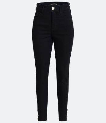 Calça Skinny em Sarja com Botão na Barra