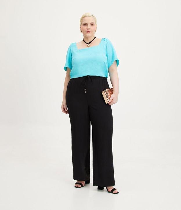 Calça Pantalona em Crepe com Amarração Curve & Plus Size - 1